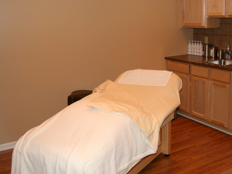 Quiet & Relaxing Massage Room